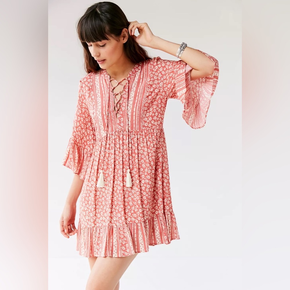 Lost + Wander Boho Floral Tassel Tie Lace Up Ruffle Flutter Sleeve Mini Dress M